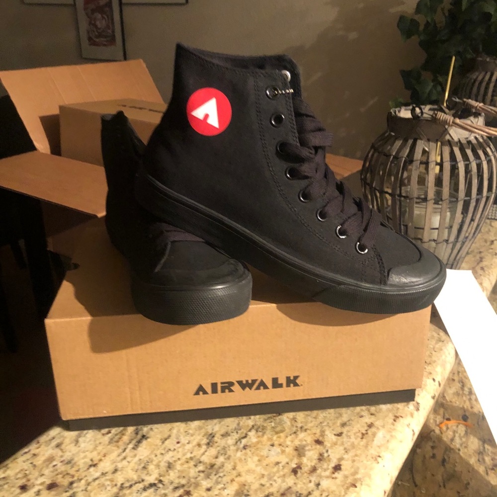 Men’s Airwalk high tops
